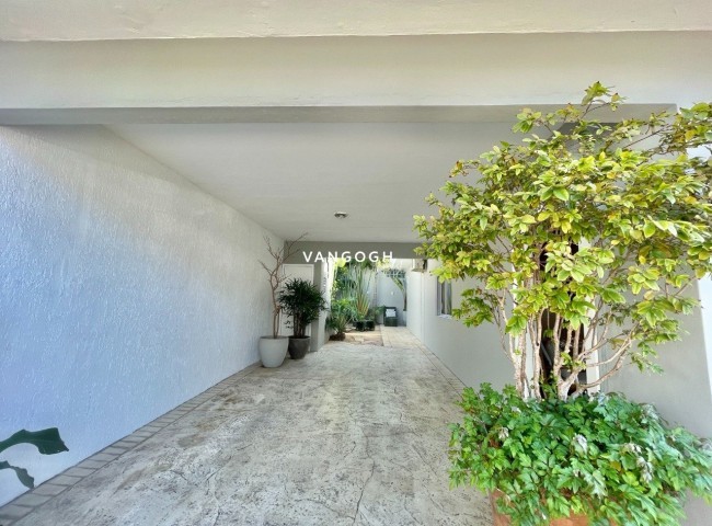 Casa 4 dormitórios Casa Terrea, Centro - Balneário Camboriú