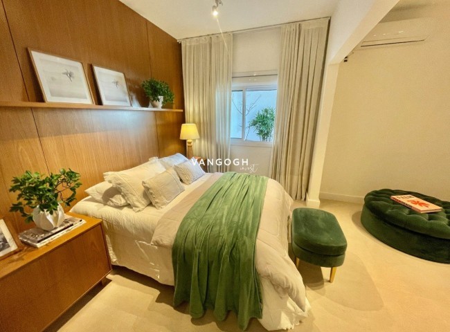 Casa 4 dormitórios Casa Terrea, Centro - Balneário Camboriú