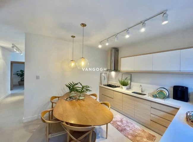 Casa 4 dormitórios Casa Terrea, Centro - Balneário Camboriú