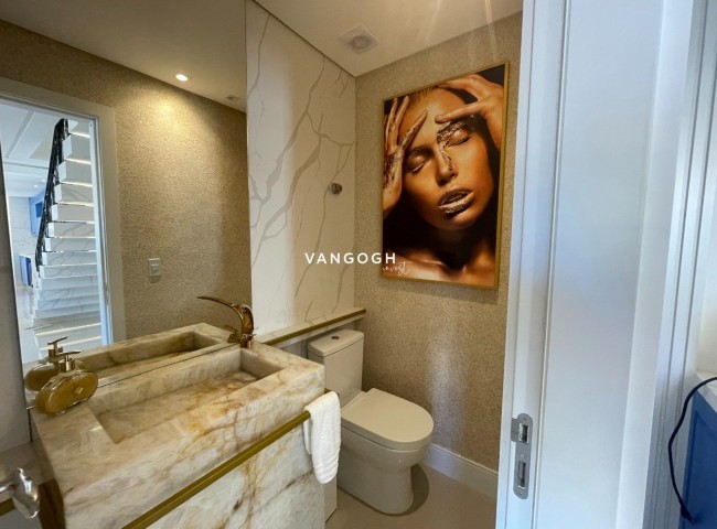 Apartamento 4 dormitórios Marie Antoinette, Meia Praia - ITAPEMA