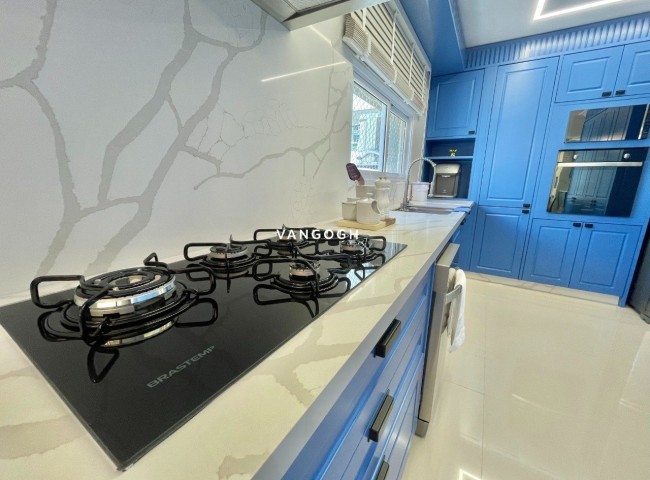 Apartamento 4 dormitórios Marie Antoinette, Meia Praia - ITAPEMA