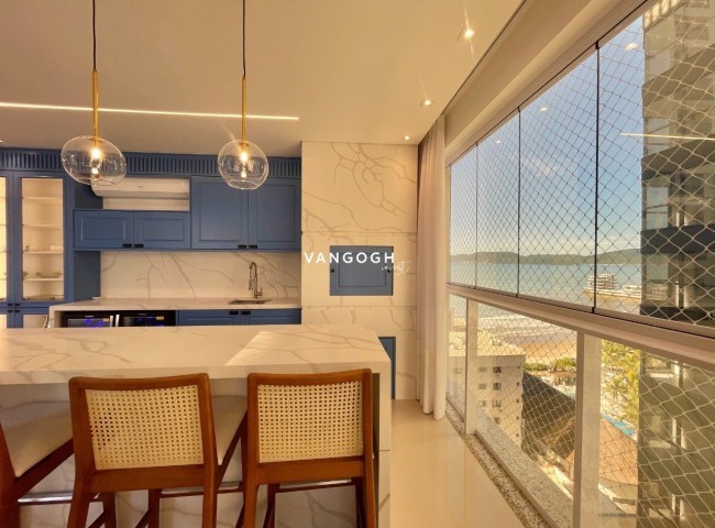 Apartamento 4 dormitórios Marie Antoinette, Meia Praia - ITAPEMA