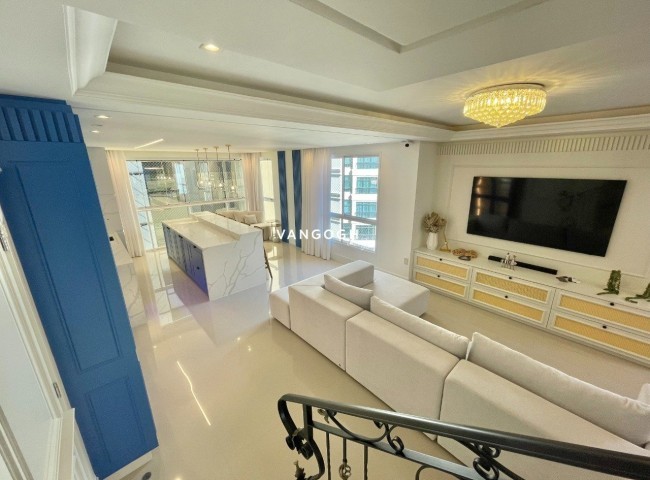 Apartamento 4 dormitórios Marie Antoinette, Meia Praia - ITAPEMA