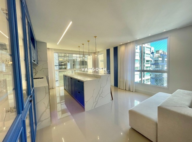 Apartamento 4 dormitórios Marie Antoinette, Meia Praia - ITAPEMA