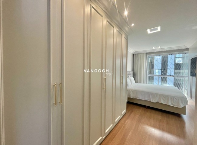 Apartamento 4 dormitórios Marie Antoinette, Meia Praia - ITAPEMA