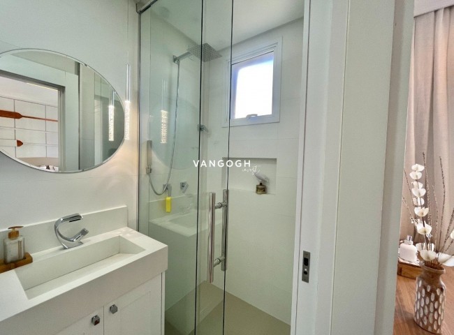 Apartamento 4 dormitórios Marie Antoinette, Meia Praia - ITAPEMA