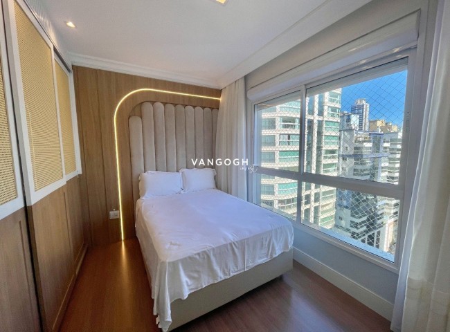 Apartamento 4 dormitórios Marie Antoinette, Meia Praia - ITAPEMA