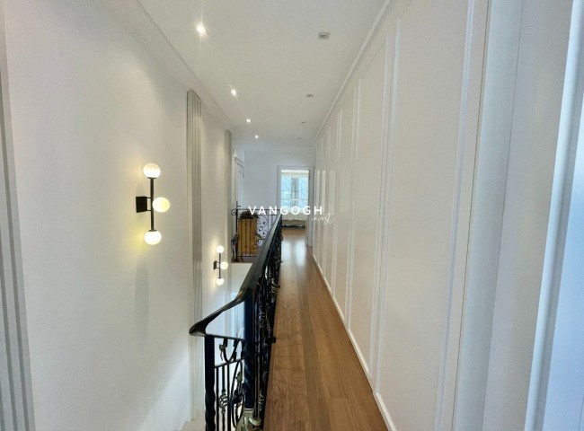 Apartamento 4 dormitórios Marie Antoinette, Meia Praia - ITAPEMA