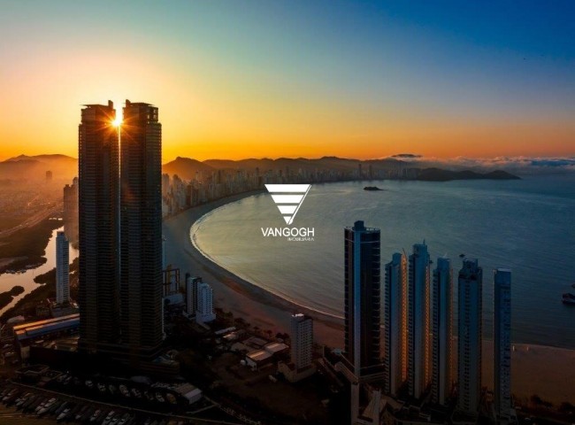 Apartamento 7 dormitórios Yachthouse, Quadra Mar - Balneário Camboriú