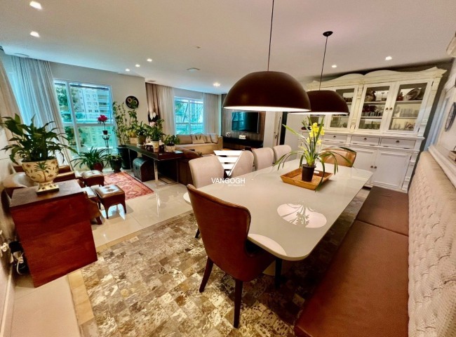 Apartamento 4 dormitórios Four Seasons Residence, Quadra Mar - Balneário Camboriú