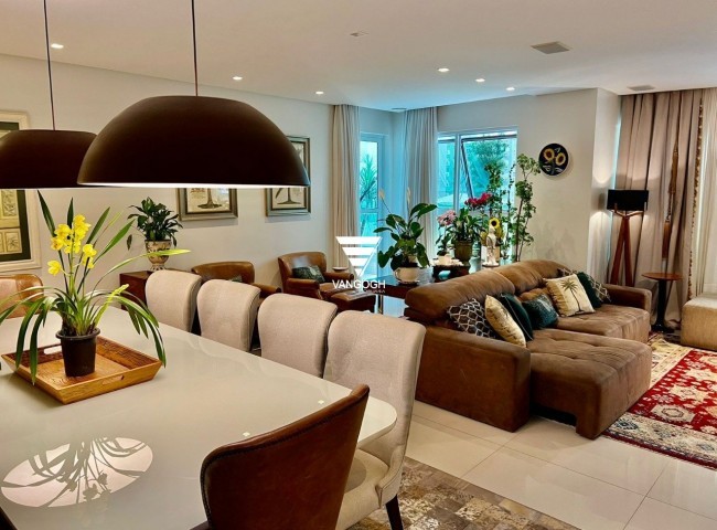 Apartamento 4 dormitórios Four Seasons Residence, Quadra Mar - Balneário Camboriú