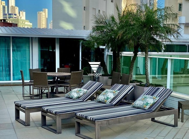 Apartamento 4 dormitórios Four Seasons Residence, Quadra Mar - Balneário Camboriú