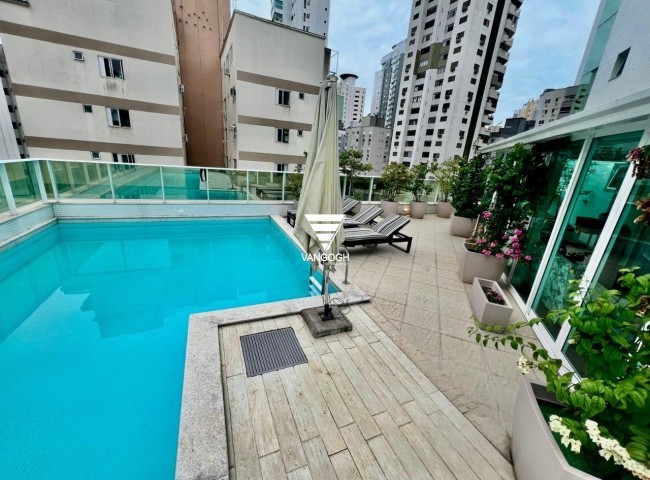 Apartamento 4 dormitórios Four Seasons Residence, Quadra Mar - Balneário Camboriú