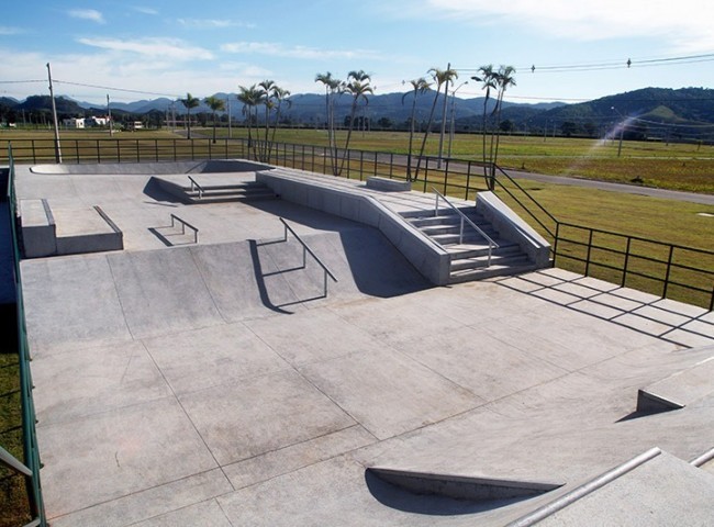 Casa em Condomínio 3 dormitórios Caledônia Private Village, Santa Regina - Camboriú