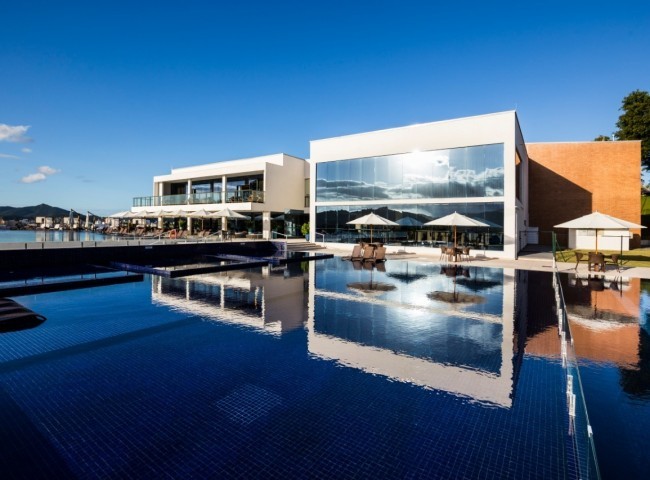 Casa em Condomínio 3 dormitórios Caledônia Private Village, Santa Regina - Camboriú