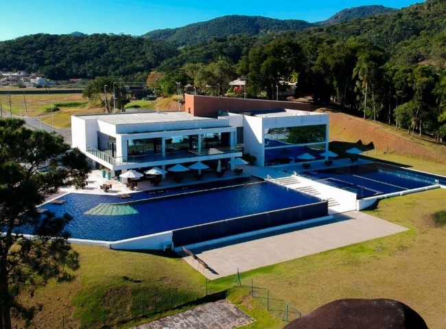 Casa em Condomínio 3 dormitórios Caledônia Private Village, Santa Regina - Camboriú