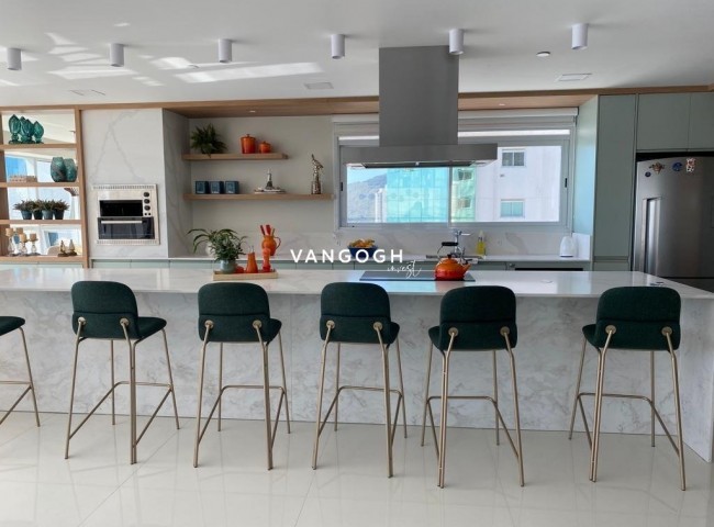 Apartamento 4 dormitórios Epic Tower, Frente Mar - Balneário Camboriú