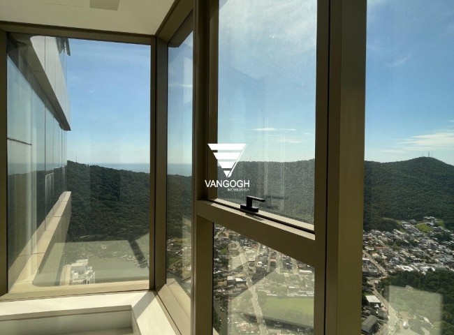 Apartamento 4 dormitórios Yachthouse, Quadra Mar - Balneário Camboriú