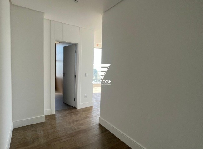 Apartamento 4 dormitórios Yachthouse, Quadra Mar - Balneário Camboriú