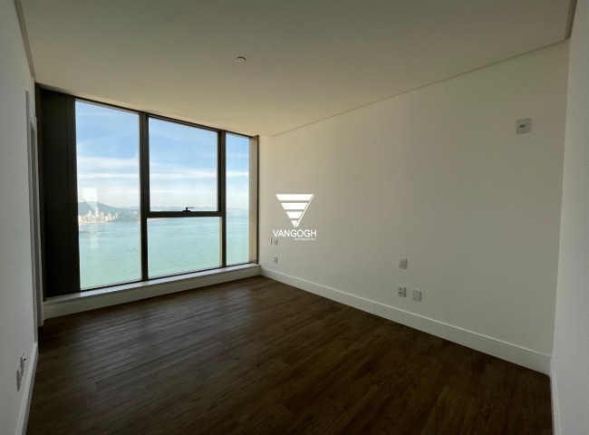 Apartamento 4 dormitórios Yachthouse, Quadra Mar - Balneário Camboriú