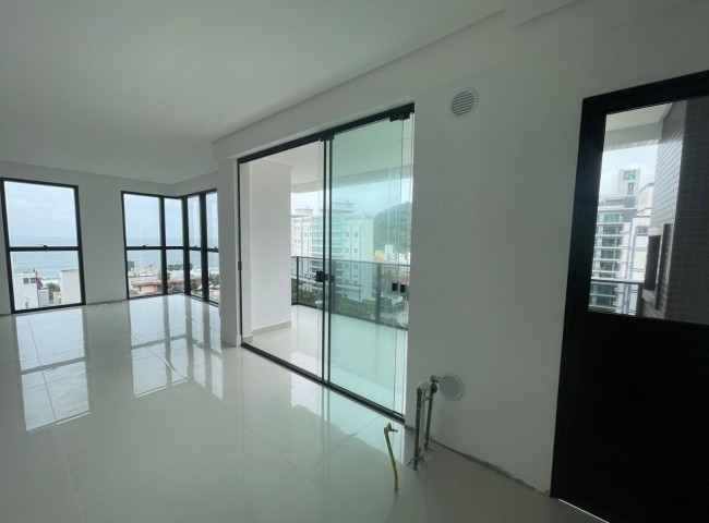 Apartamento 4 dormitórios Brava Palace Residence