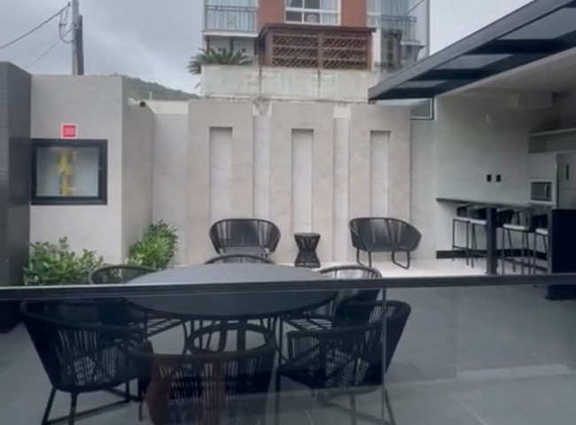 Apartamento 4 dormitórios Brava Palace Residence