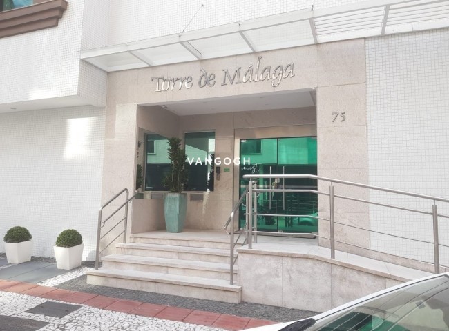 Apartamento 3 dormitórios Torre de Malaga, Pioneiros - Balneário Camboriú