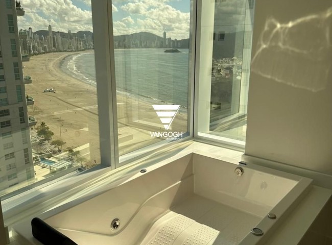 Apartamento 4 dormitórios One Tower Residence, Frente Mar - Balneário Camboriú