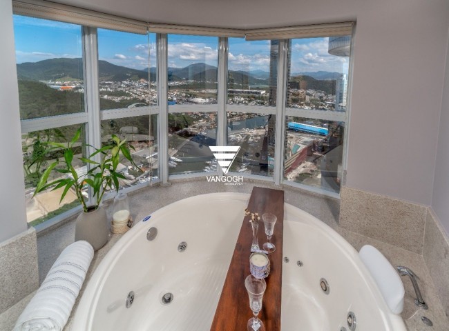 Apartamento 4 dormitórios Ibiza Towers, Frente Mar - Balneário Camboriú