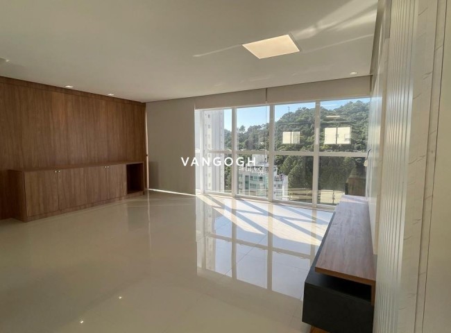 Apartamento 4 dormitórios Ed. Cartier Residence, Pioneiros - Balneário Camboriú
