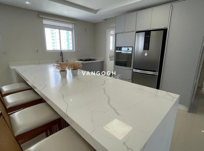 Apartamento 4 dormitórios Ed. Cartier Residence, Pioneiros - Balneário Camboriú