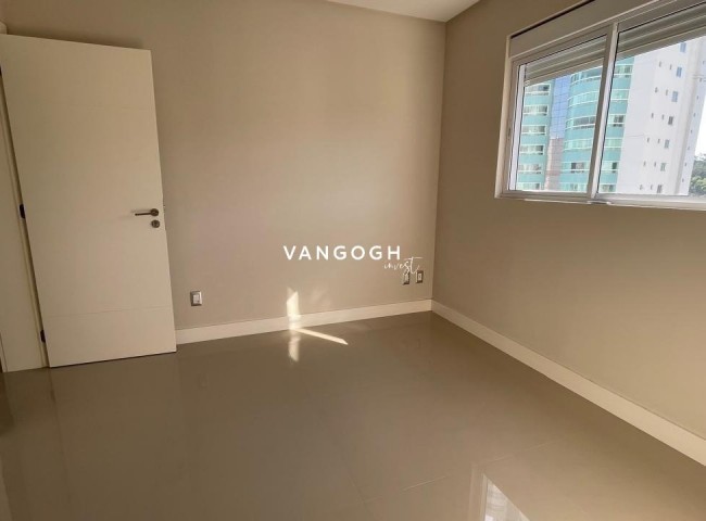 Apartamento 4 dormitórios Ed. Cartier Residence, Pioneiros - Balneário Camboriú