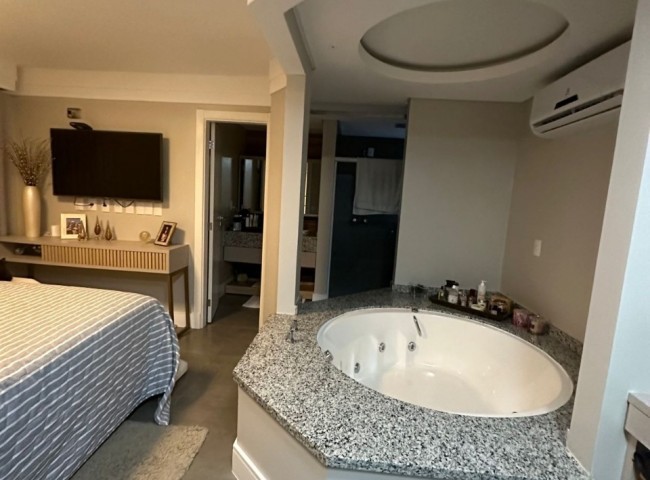 Casa 4 dormitórios , Praia Brava - Itajaí