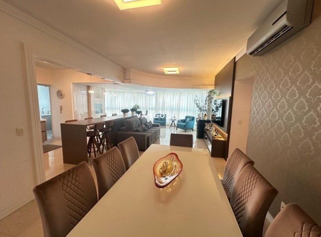 Apartamento 3 dormitórios La Madeson, Quadra Mar - Balneário Camboriú