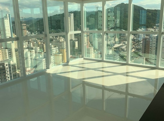 Apartamento 3 dormitórios Eleganza Tower, Quadra Mar - Balneário Camboriú