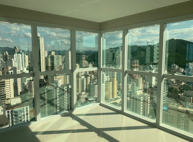 Apartamento 3 dormitórios Eleganza Tower, Quadra Mar - Balneário Camboriú