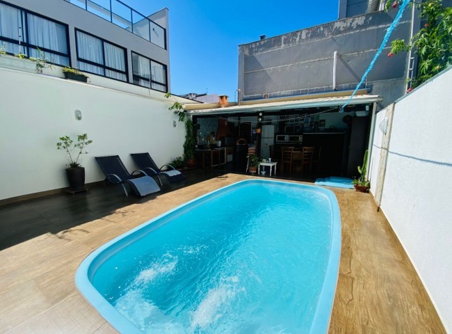 Casa 3 dormitórios , Praia dos Amores - Balneário Camboriú