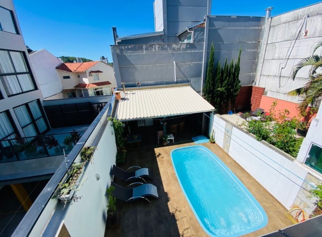 Casa 3 dormitórios , Praia dos Amores - Balneário Camboriú