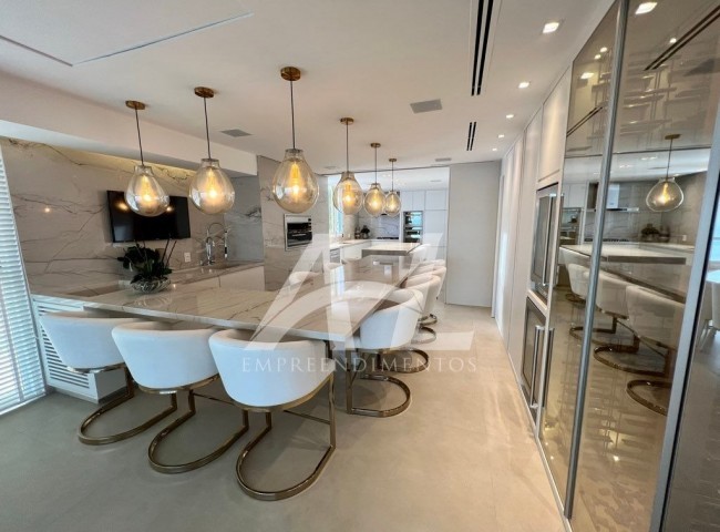 Apartamento 4 dormitórios Millennium Palace, Frente Mar - Balneário Camboriú