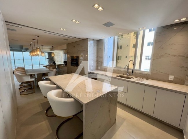 Apartamento 4 dormitórios Millennium Palace, Frente Mar - Balneário Camboriú