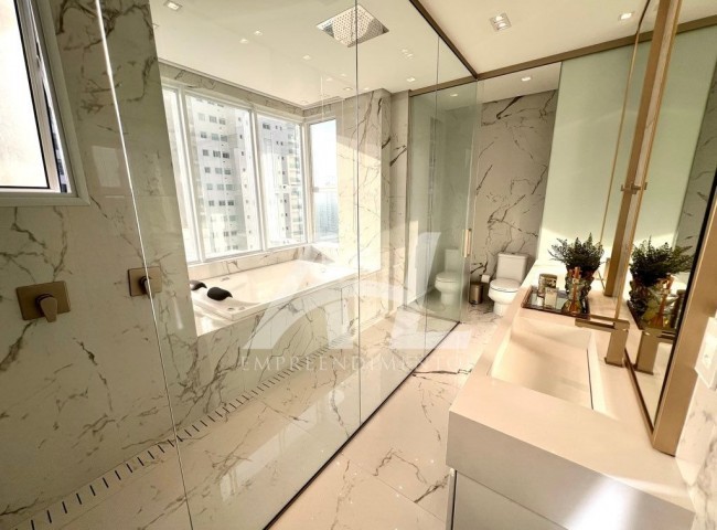 Apartamento 4 dormitórios Millennium Palace, Frente Mar - Balneário Camboriú