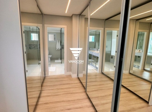 Apartamento 5 dormitórios Epic Tower, Frente Mar - Balneário Camboriú