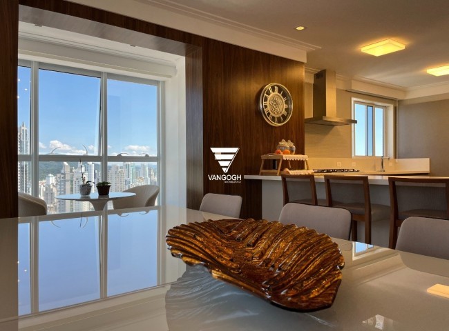 Apartamento 4 dormitórios Dalcelis, Quadra Mar - Balneário Camboriú