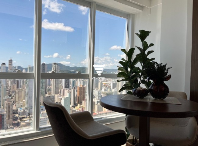 Apartamento 4 dormitórios Dalcelis, Quadra Mar - Balneário Camboriú