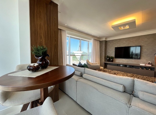 Apartamento 4 dormitórios Dalcelis, Quadra Mar - Balneário Camboriú