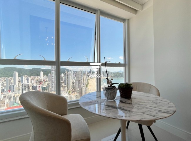 Apartamento 4 dormitórios Dalcelis, Quadra Mar - Balneário Camboriú