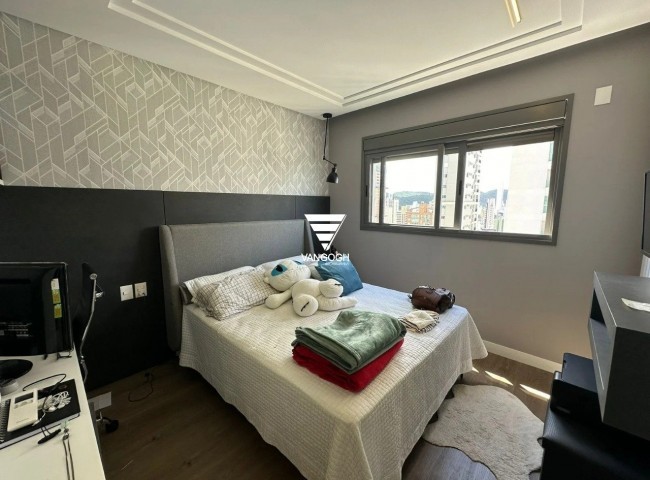 Apartamento 4 dormitórios Royal Tower, Centro - Balneário Camboriú