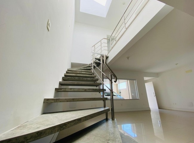 Casa 3 dormitórios , Praia dos Amores - Balneário Camboriú