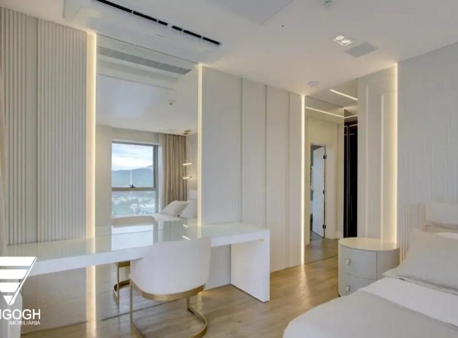 Apartamento 4 dormitórios Yachthouse, Quadra Mar - Balneário Camboriú