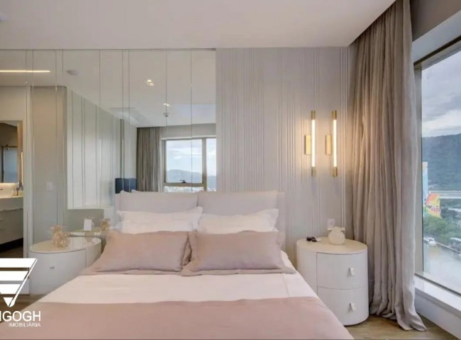 Apartamento 4 dormitórios Yachthouse, Quadra Mar - Balneário Camboriú